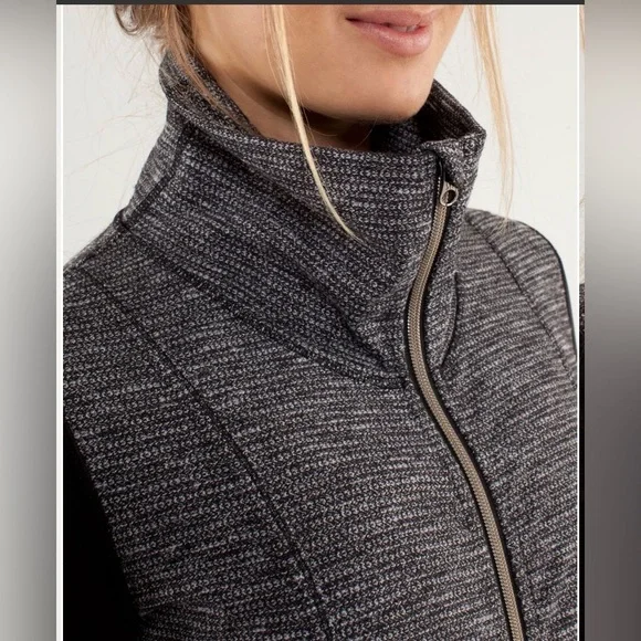 lululemon athletica Daily Yoga Jacket size 8 - Picture 4 of 9